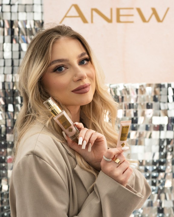 AVON ANEW