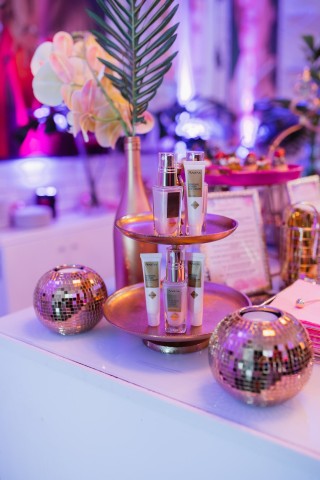 AVON ANEW